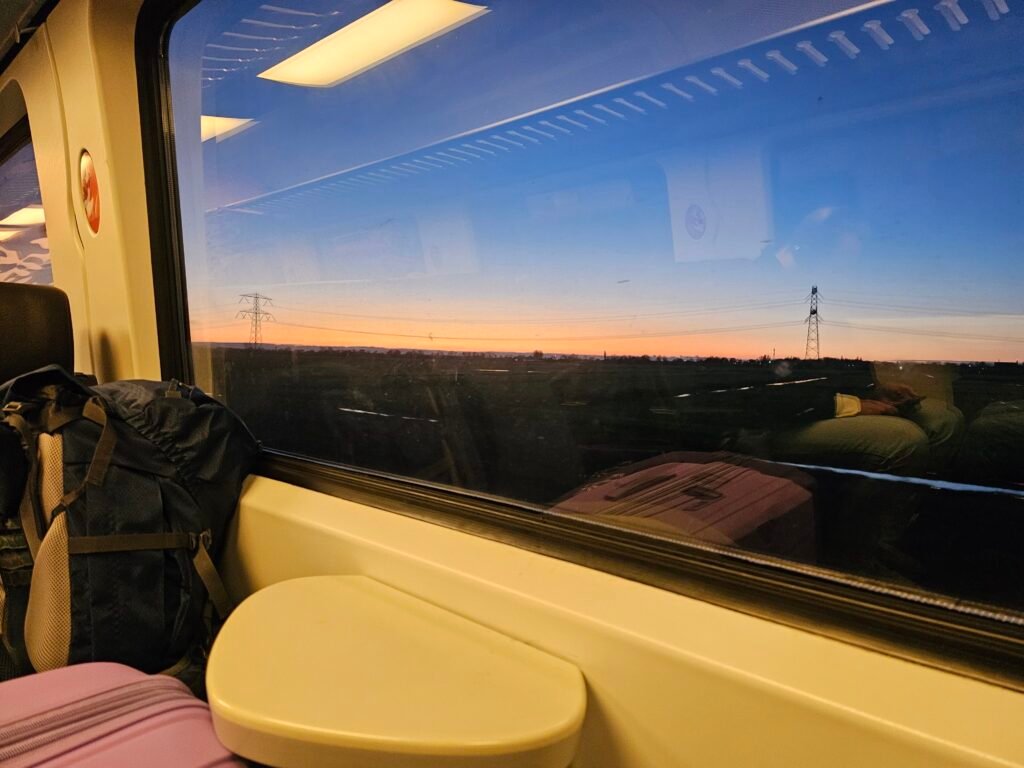 travel story koffer onderweg